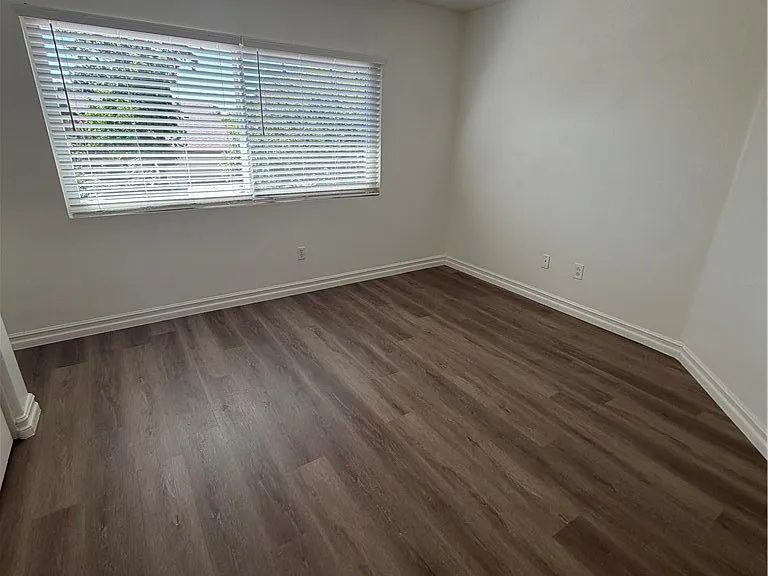 15147 Paddock St — Photo 10