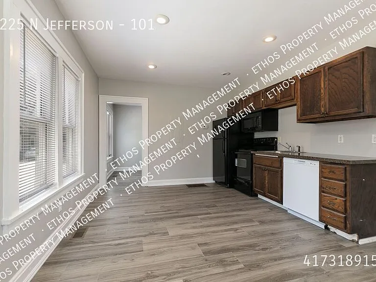 1225 N Jefferson Ave #101 — Photo 3
