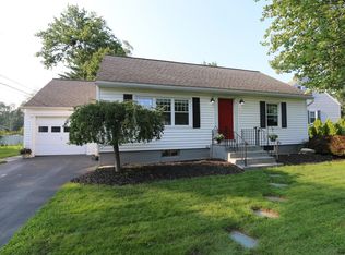 38 Miles Standish Rd, Schenectady, NY 12306
