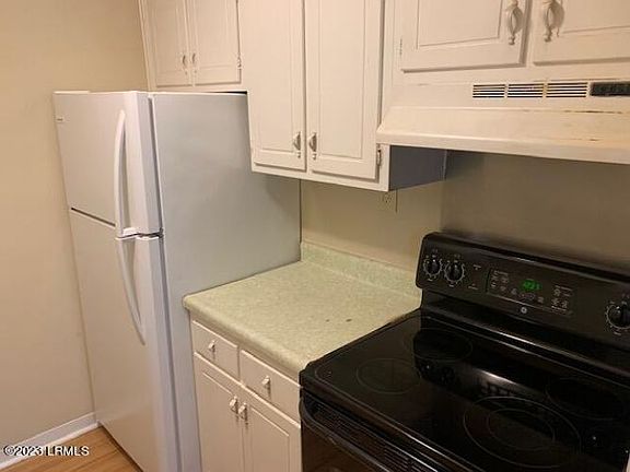 4th image of 400 William Hilton Pkwy APT 4