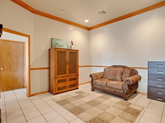 5th image of 1312 SW 131st Ter