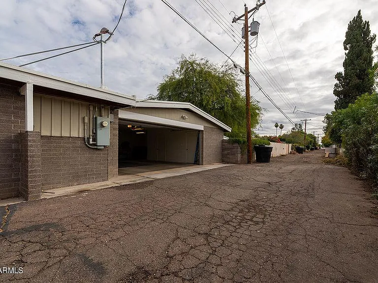 407 E Aepli Dr — Photo 23