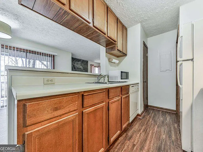 1101 Fairway Oaks — Photo 21