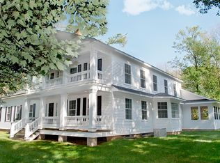 2749 Lakeshore Dr, Fennville, MI 49408