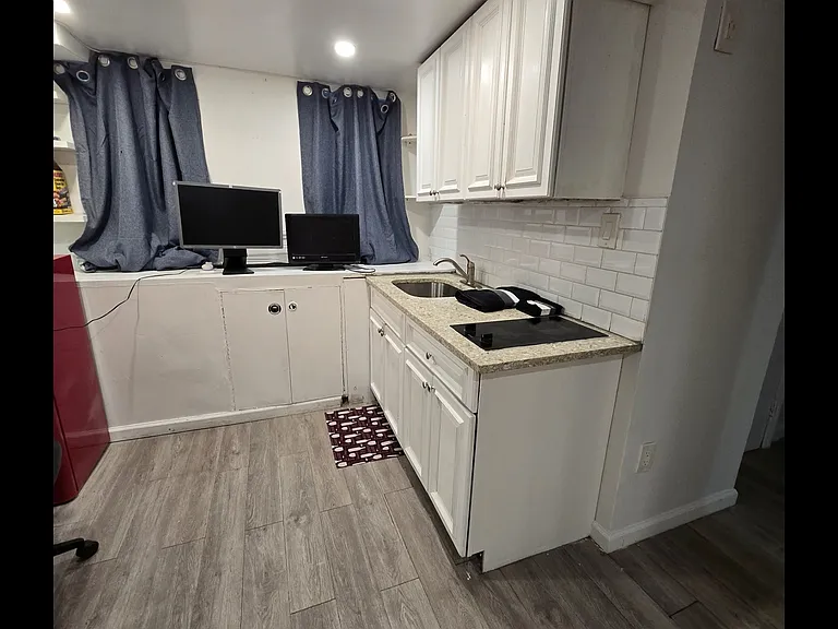2934 Cruger Ave — Photo 12