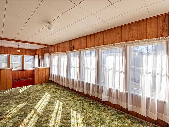 3rd image of 580 W Mound Rd