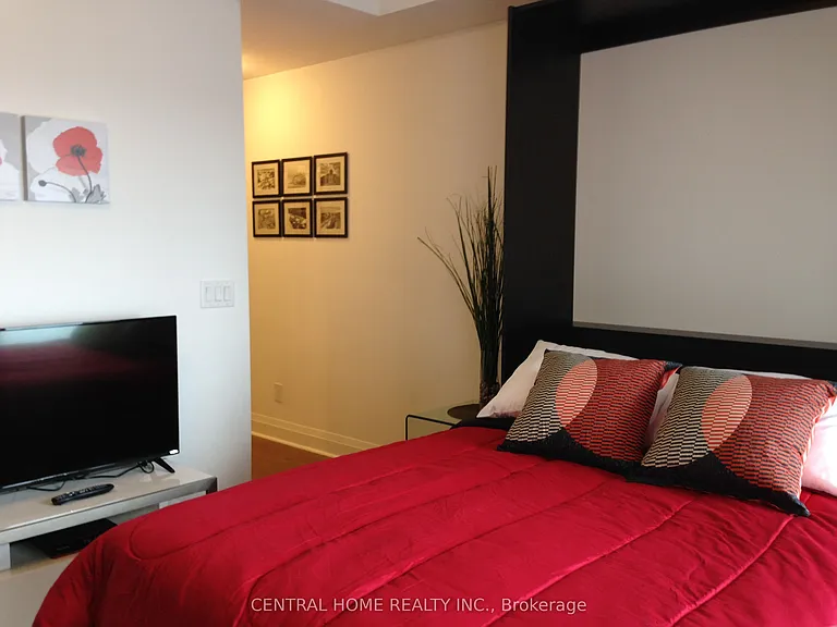 1080 Bay St #3407 — Photo 13