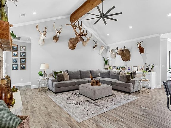 5th image of 4500 Corona Ct