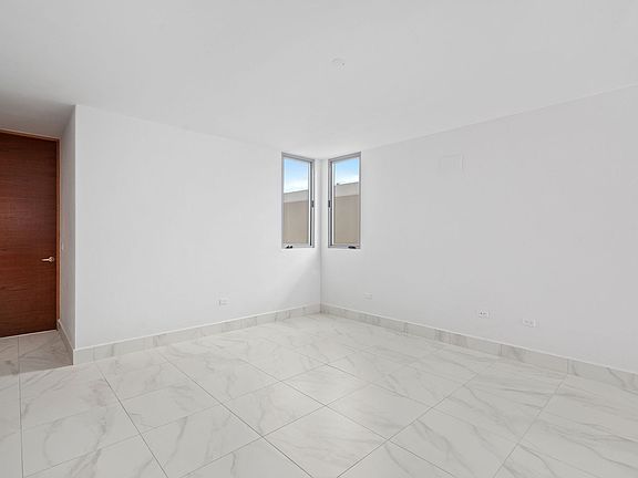3rd image of 155 Chelsea