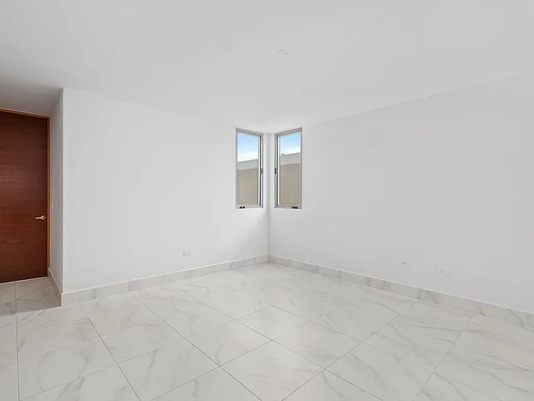 155 Chelsea — Photo 3