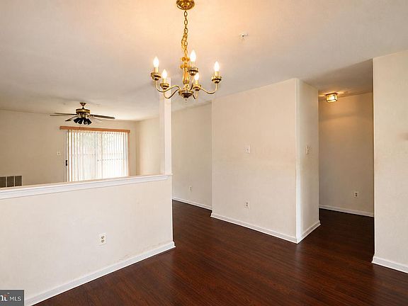 3rd image of 9250 Cherry Ln APT 6