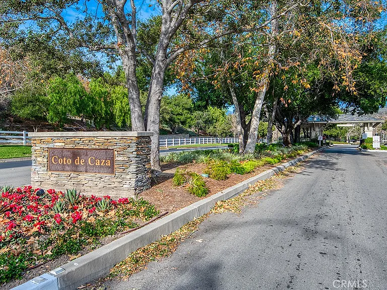 17 Pamela Way — Photo 29