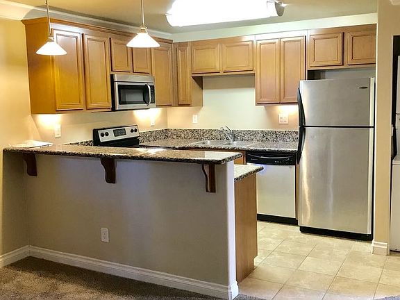 5th image of 800 N Mollison Ave Unit 28