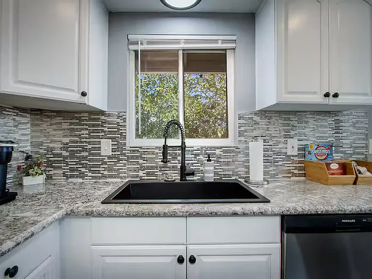 60206 Latham Trl — Photo 8