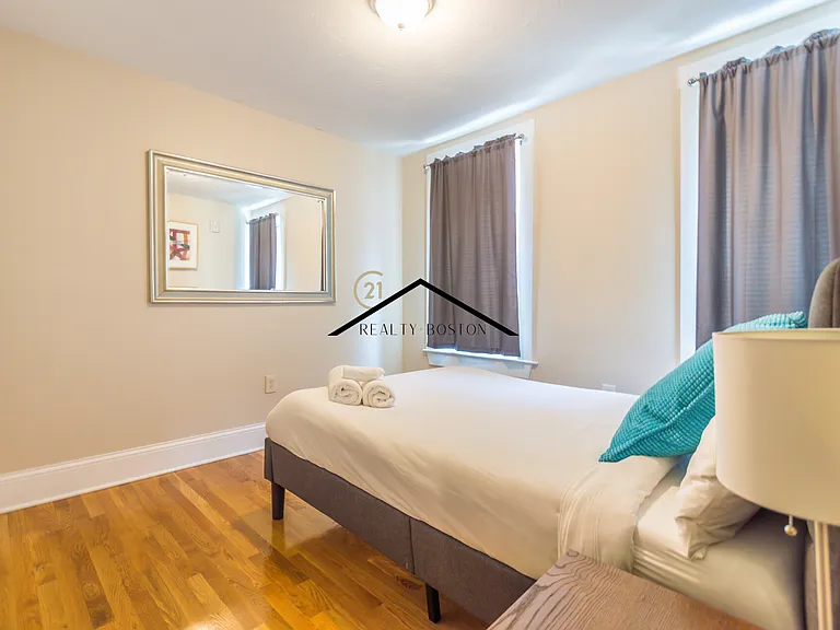 20 Sheafe St #3F — Photo 4