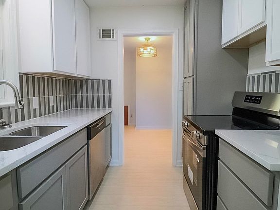 4th image of 5116 E Larry Ln