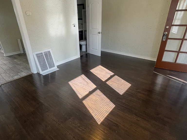 5023 Bakman Ave — Photo 6