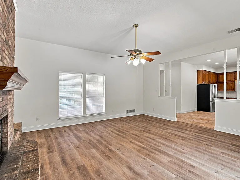 1205 Shannon Ln — Photo 28