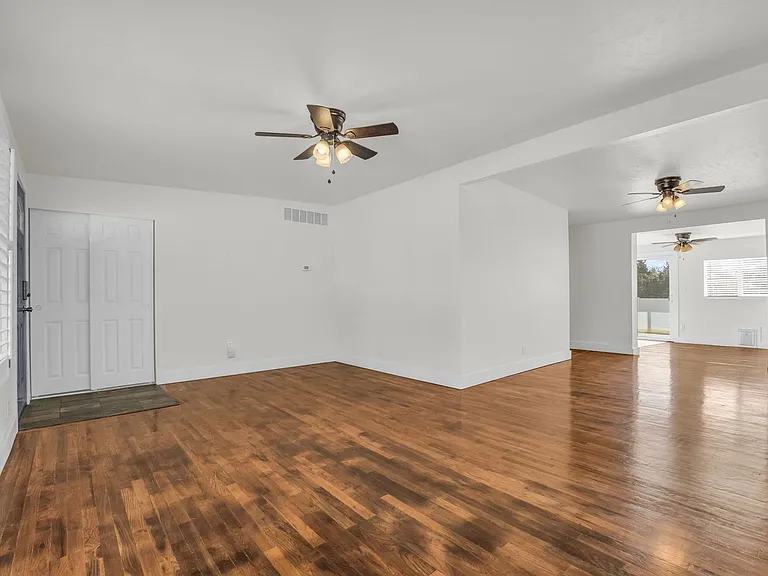 1473 N 200 W — Photo 2