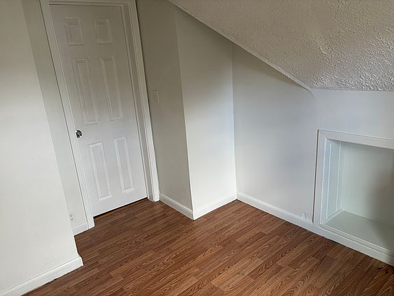 3rd image of 116 Henry St