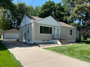 540 3rd St, Waukee, IA 50263