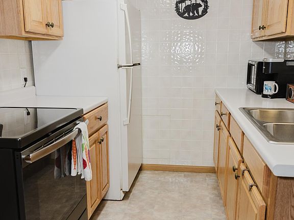 3rd image of 25393 Horn Dr