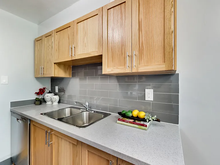 660 Briar Hill Ave #103 — Photo 80