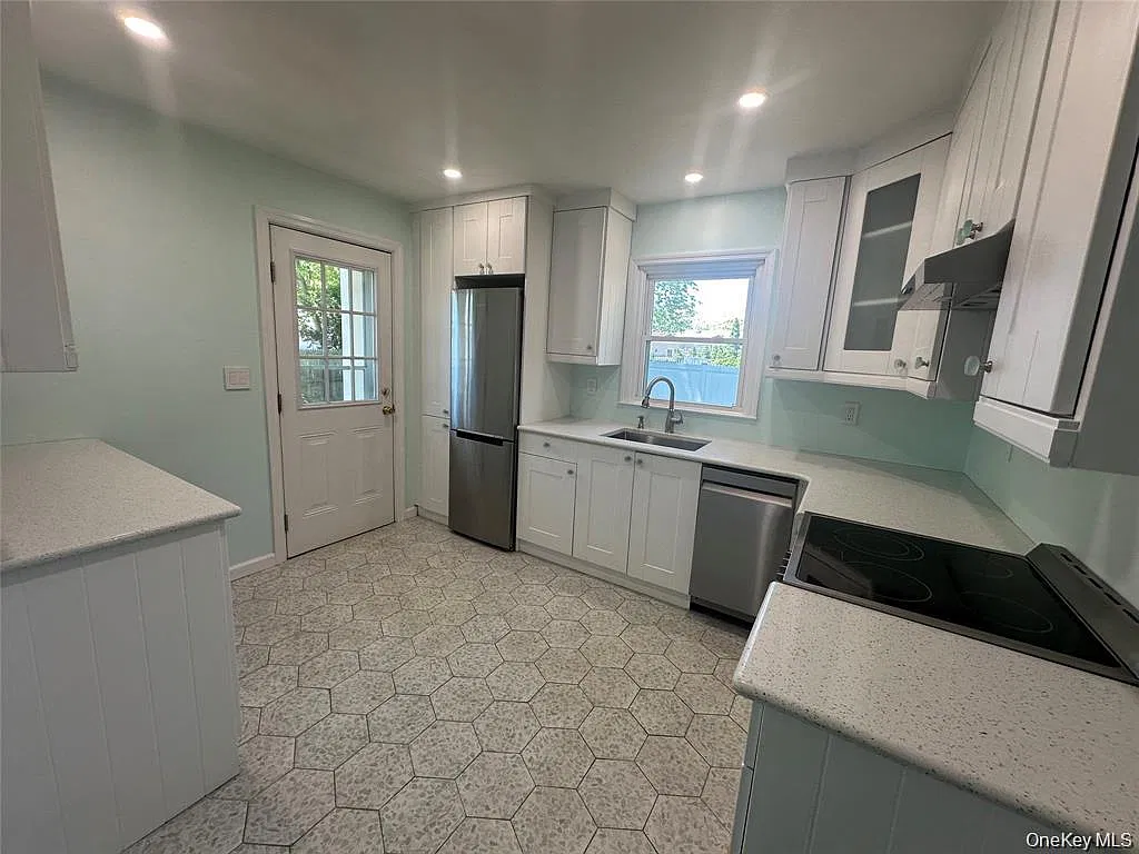 2 bed, 1.0 bath, 972 sqft, $2,600 — Photo 4