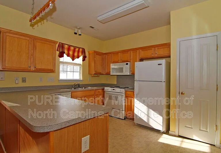7428 Darblay St — Photo 4