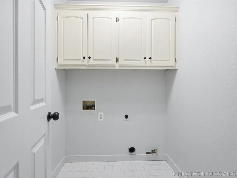 3027 E 89th Pl S — Photo 21