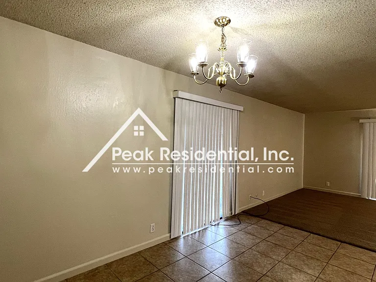 504 Roundtree Ct — Photo 10