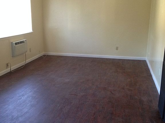 2nd image of 34 Arcade Blvd