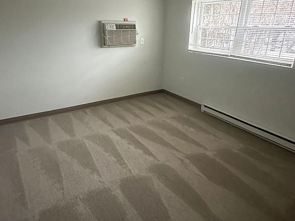 4th image of 330 Nesmith St #2