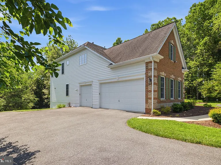 14140 Seneca Rd — Photo 3