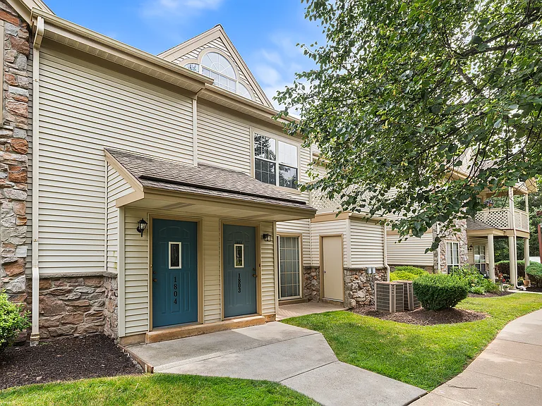 1804 Foxmeadow Cir — Photo 2