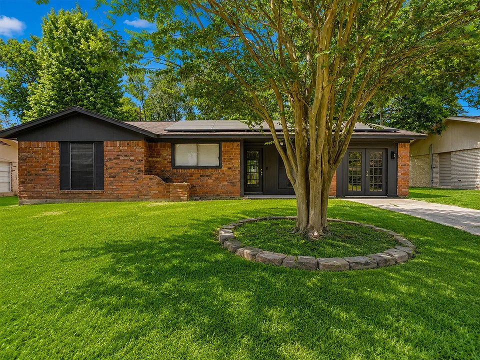 807 Dr Martin Luther King Jr Pl N