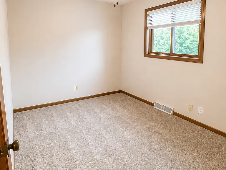 1102 Heeler Ave #B — Photo 13