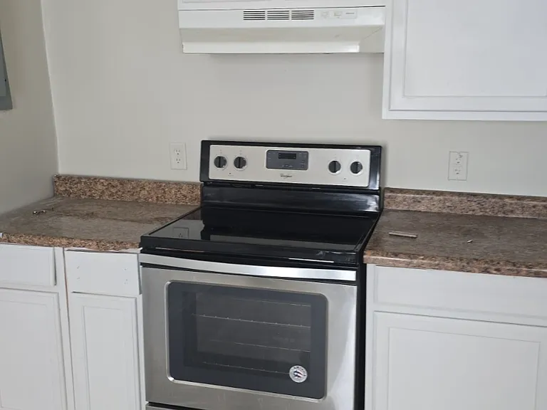 30 N Bradley Ave — Photo 11