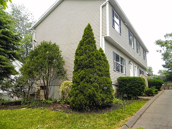 4th image of 22 Orlando Ave