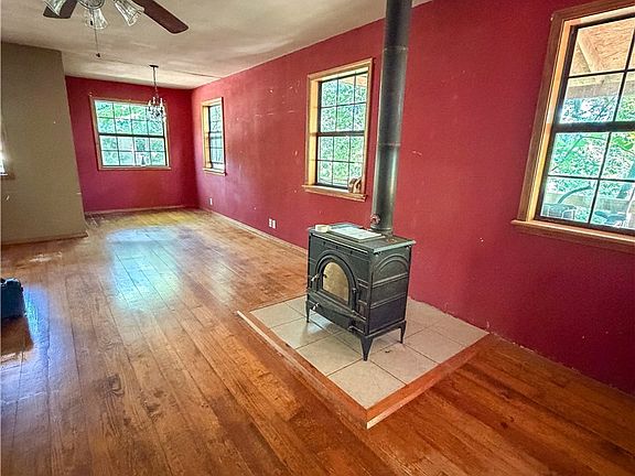 4th image of 721 County Road 3023