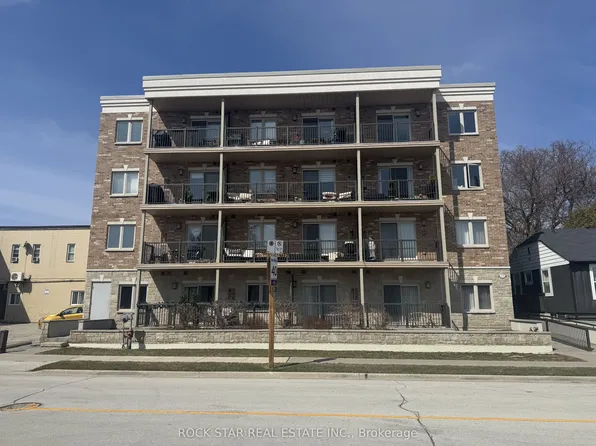 73 Washington Ave Unit 305, Oakville, ON L6K 1W5