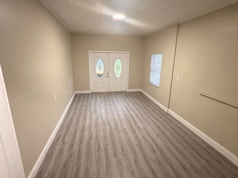 1315 W Avon Blvd — Photo 10