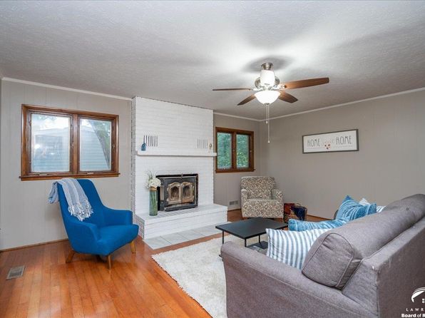 924 E 21st St, Lawrence, KS 66046