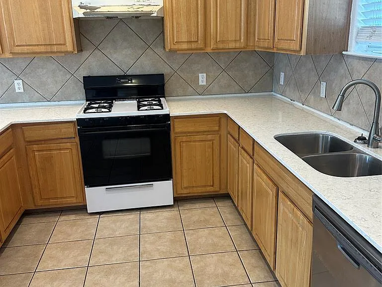 5401 Evans Ave #B — Photo 3