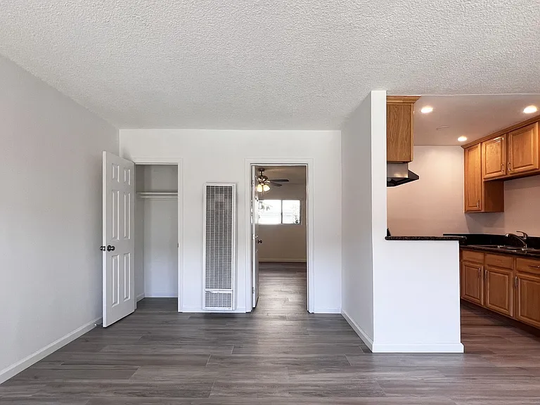 1719 W Malvern Ave #2 — Photo 13