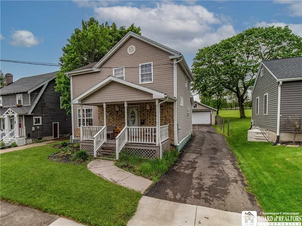 33 Gwendolin Ave, Jamestown, NY 14701