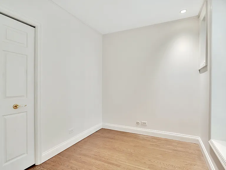 1228 N Dearborn St #2 — Photo 33