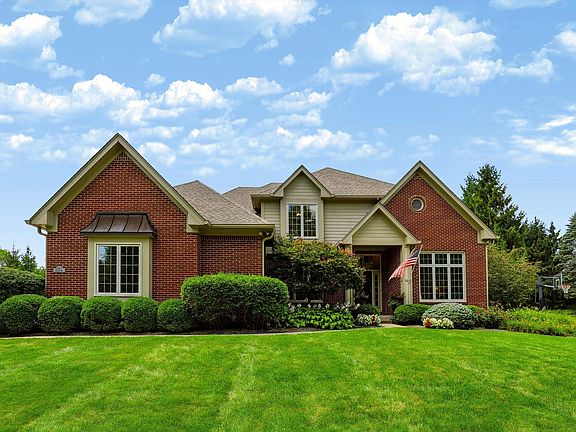 2nd image of 10512 Chestnut Hill Cir