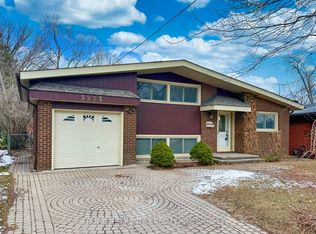 3223 Constitution Blvd, Mississauga, ON L4Y2Z1