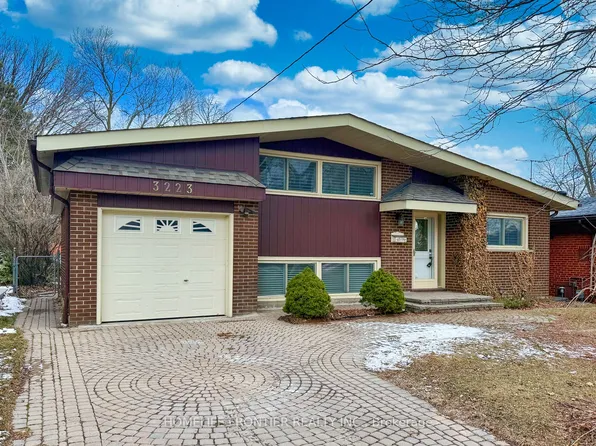 3223 Constitution Blvd, Mississauga, ON L4Y 2Z1